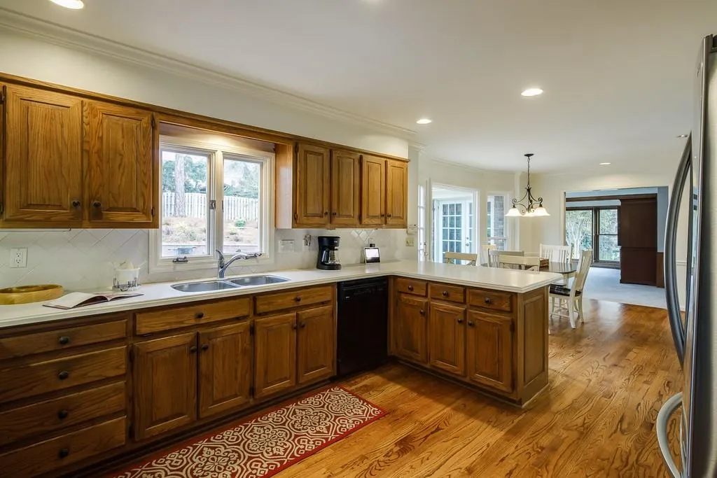 1710 Redbourne Drive, Sandy Springs, Georgia 30350, 4 Bedrooms Bedrooms, ,4 BathroomsBathrooms,Residential,Sold,1710 Redbourne Drive,6816893