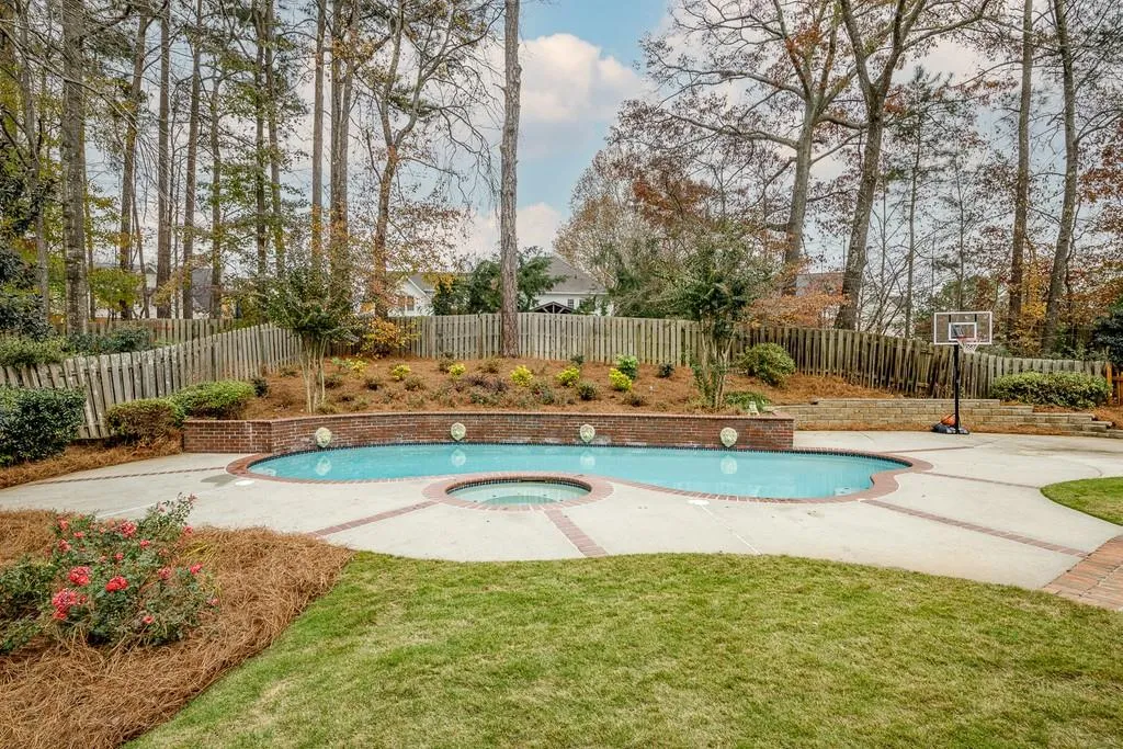 1710 Redbourne Drive, Sandy Springs, Georgia 30350, 4 Bedrooms Bedrooms, ,4 BathroomsBathrooms,Residential,Sold,1710 Redbourne Drive,6816893
