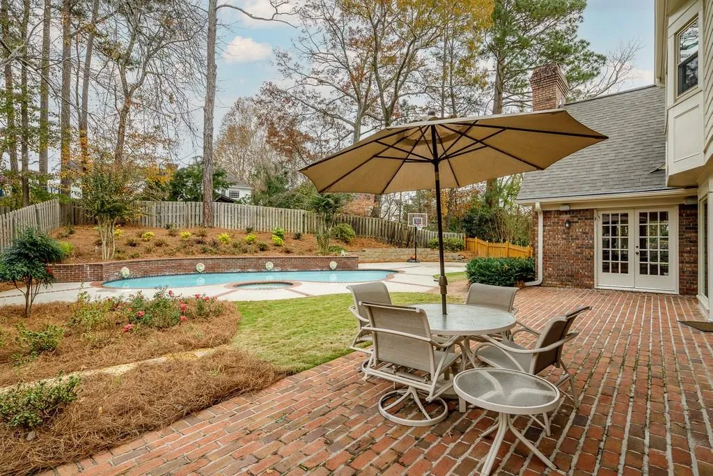 1710 Redbourne Drive, Sandy Springs, Georgia 30350, 4 Bedrooms Bedrooms, ,4 BathroomsBathrooms,Residential,Sold,1710 Redbourne Drive,6816893