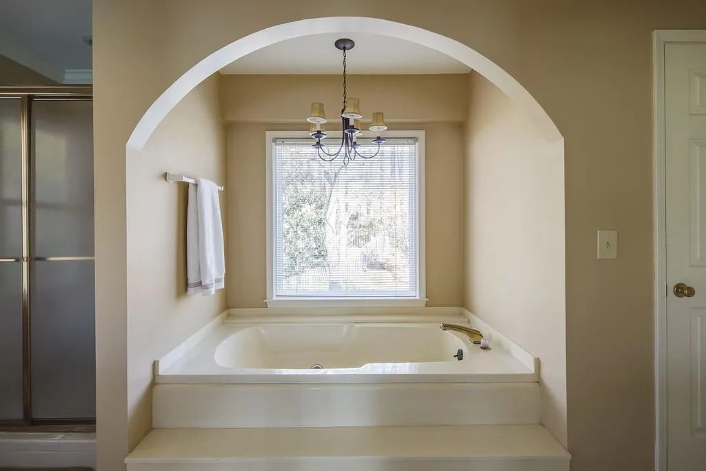 1710 Redbourne Drive, Sandy Springs, Georgia 30350, 4 Bedrooms Bedrooms, ,4 BathroomsBathrooms,Residential,Sold,1710 Redbourne Drive,6816893