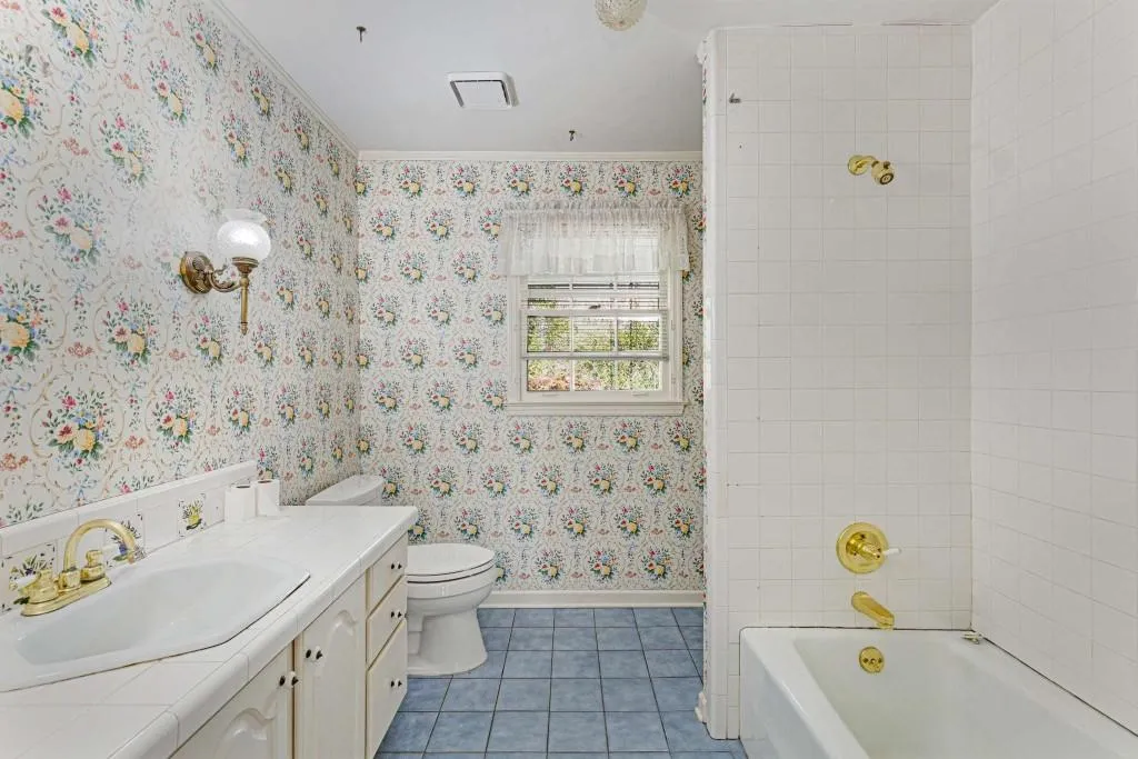 4750 Rebel Trail, Atlanta, Georgia 30327, 3 Bedrooms Bedrooms, ,2 BathroomsBathrooms,Residential,Sold,4750 Rebel Trail,7508297