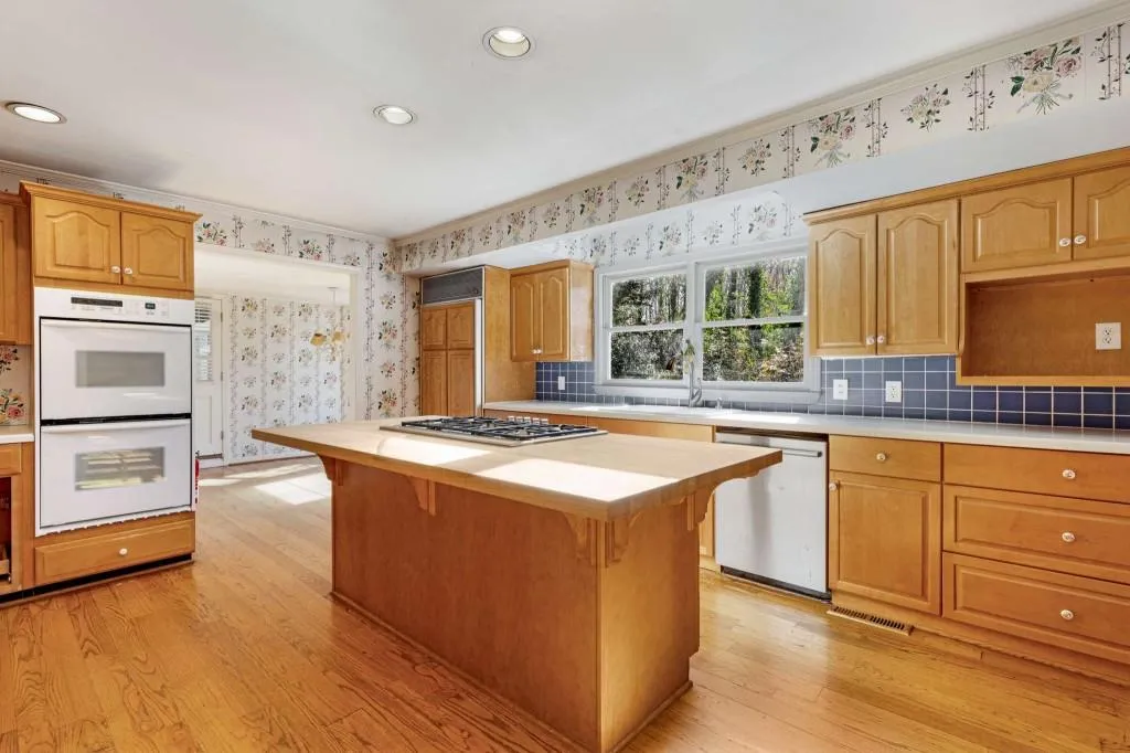 4750 Rebel Trail, Atlanta, Georgia 30327, 3 Bedrooms Bedrooms, ,2 BathroomsBathrooms,Residential,Sold,4750 Rebel Trail,7508297