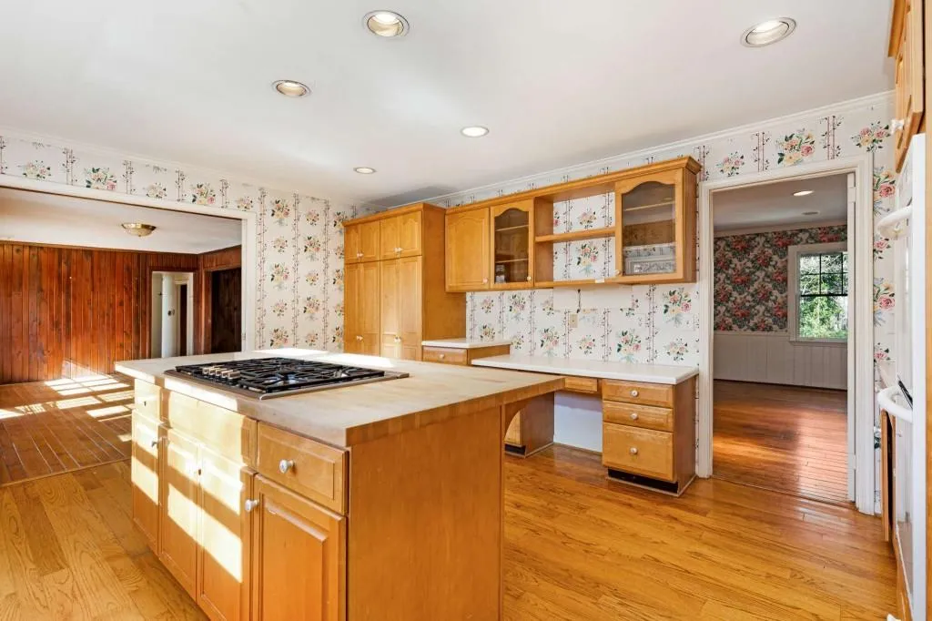 4750 Rebel Trail, Atlanta, Georgia 30327, 3 Bedrooms Bedrooms, ,2 BathroomsBathrooms,Residential,Sold,4750 Rebel Trail,7508297