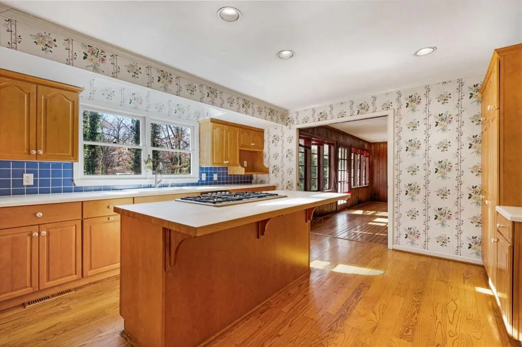 4750 Rebel Trail, Atlanta, Georgia 30327, 3 Bedrooms Bedrooms, ,2 BathroomsBathrooms,Residential,Sold,4750 Rebel Trail,7508297