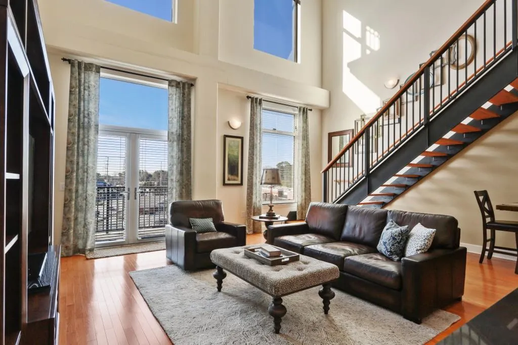 3820 Roswell Road Ne Unit 503, Atlanta, Georgia 30342, 2 Bedrooms Bedrooms, ,2 BathroomsBathrooms,Residential,Sold,3820 Roswell Road Ne Unit 503,5809287