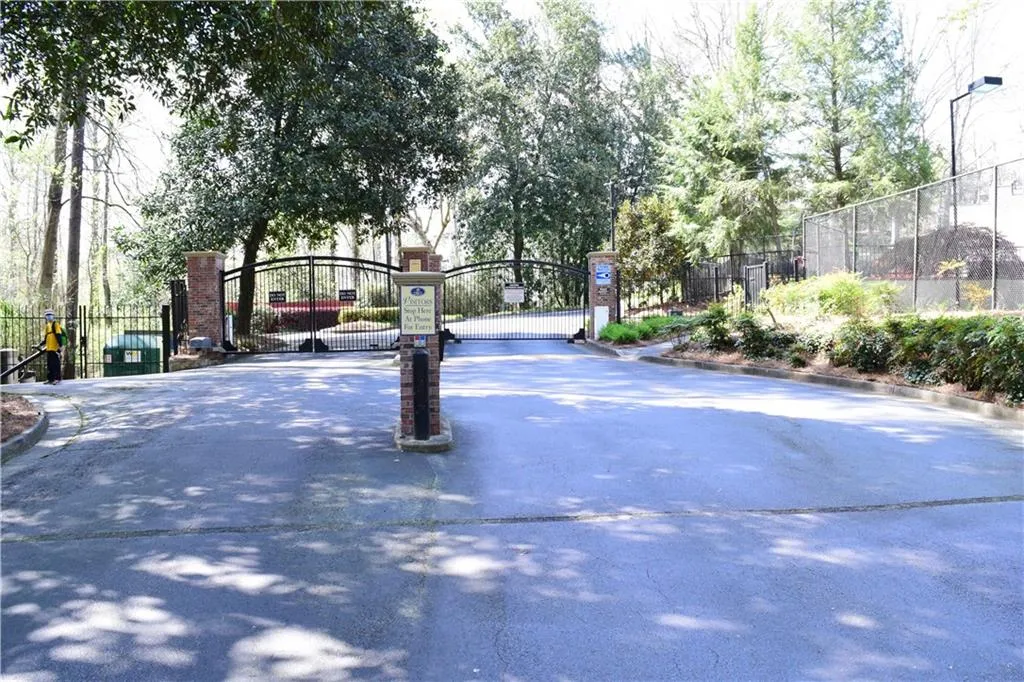 6818 Glenridge Drive Unit H, Sandy Springs, Georgia 30328, 1 Bedroom Bedrooms, ,1 BathroomBathrooms,Residential,Sold,6818 Glenridge Drive Unit H,6528025 6818 Glenridge Drive Unit H, Sandy Springs, Georgia 30328, 1 Bedroom Bedrooms, ,1 BathroomBathrooms,Residential,Sold,6818 Glenridge Drive Unit H,6528025