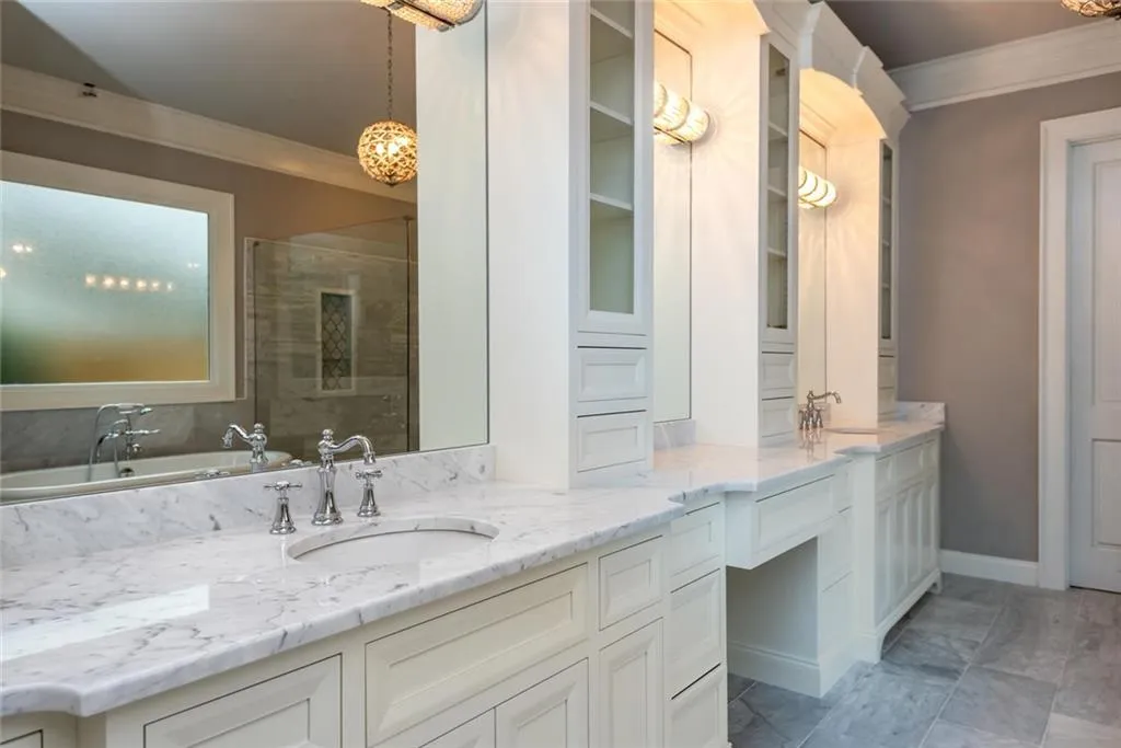 645 W Powderhorn Road, Atlanta, Georgia 30342, 7 Bedrooms Bedrooms, ,7 BathroomsBathrooms,Residential,Sold,645 W Powderhorn Road,6839873