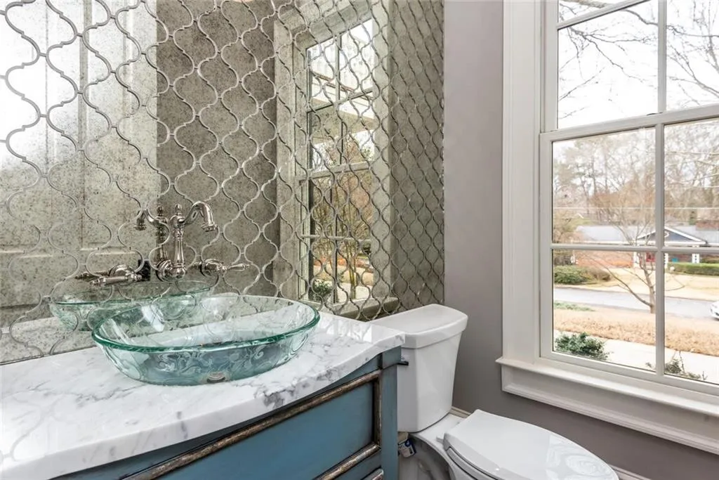 645 W Powderhorn Road, Atlanta, Georgia 30342, 7 Bedrooms Bedrooms, ,7 BathroomsBathrooms,Residential,Sold,645 W Powderhorn Road,6839873