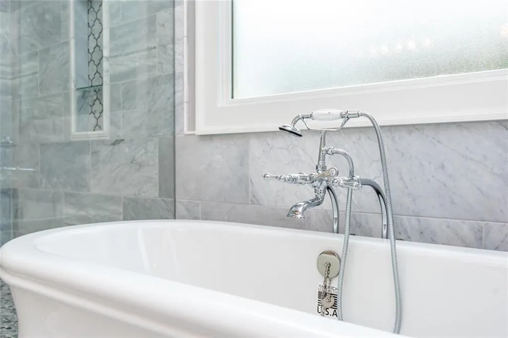 645 W Powderhorn Road, Atlanta, Georgia 30342, 7 Bedrooms Bedrooms, ,7 BathroomsBathrooms,Residential,Sold,645 W Powderhorn Road,6839873