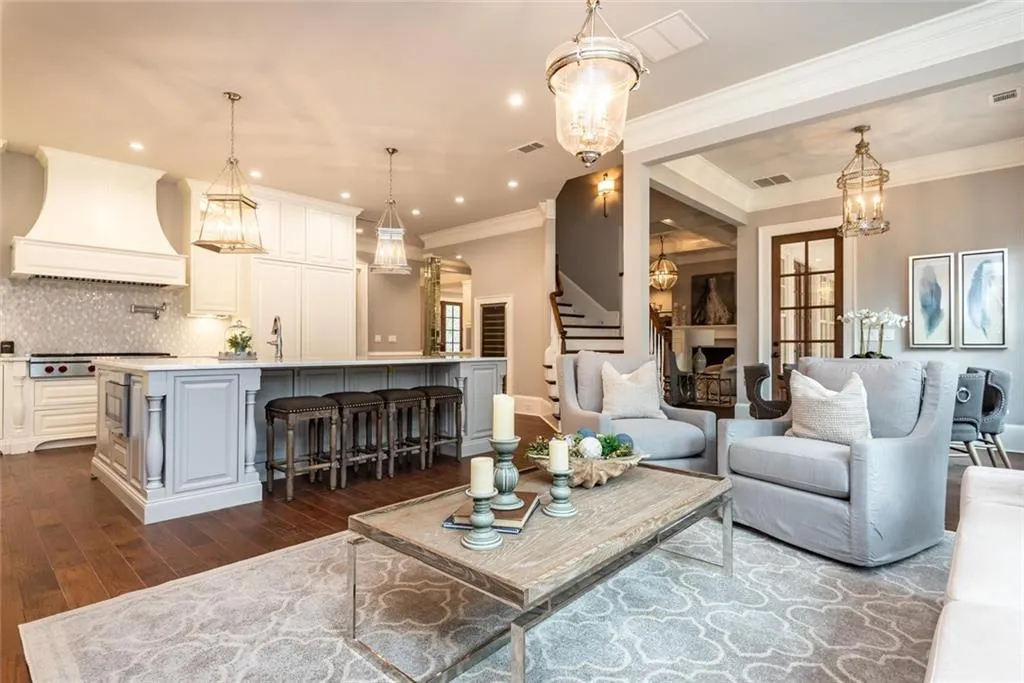 645 W Powderhorn Road, Atlanta, Georgia 30342, 7 Bedrooms Bedrooms, ,7 BathroomsBathrooms,Residential,Sold,645 W Powderhorn Road,6839873