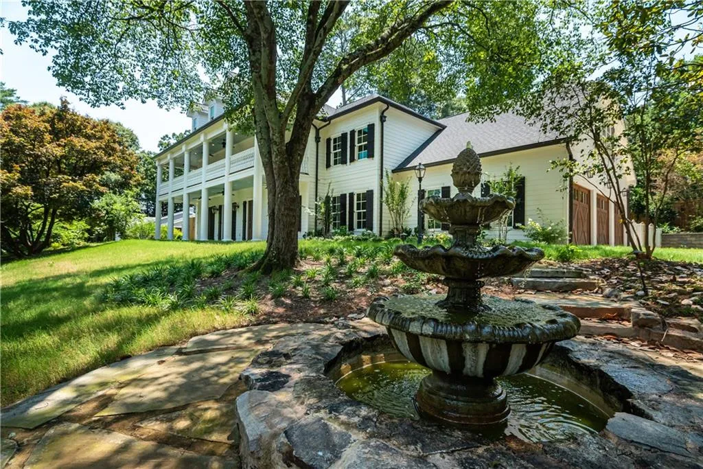 645 W Powderhorn Road, Atlanta, Georgia 30342, 7 Bedrooms Bedrooms, ,7 BathroomsBathrooms,Residential,Sold,645 W Powderhorn Road,6839873