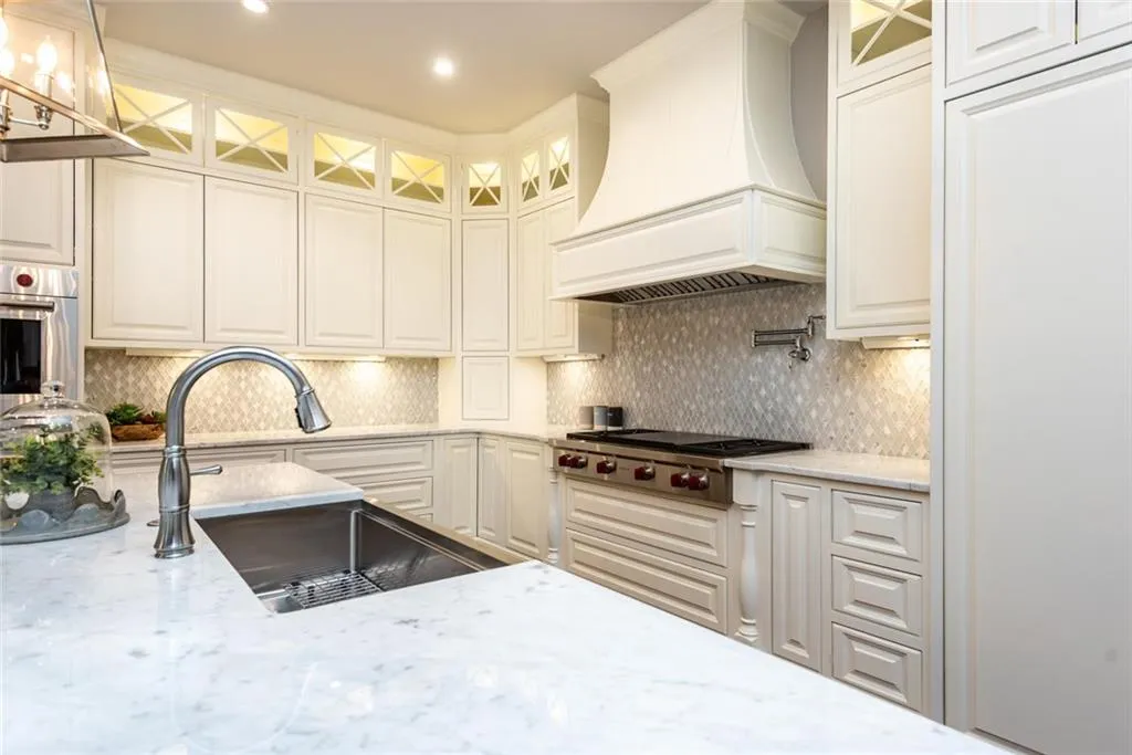 645 W Powderhorn Road, Atlanta, Georgia 30342, 7 Bedrooms Bedrooms, ,7 BathroomsBathrooms,Residential,Sold,645 W Powderhorn Road,6839873