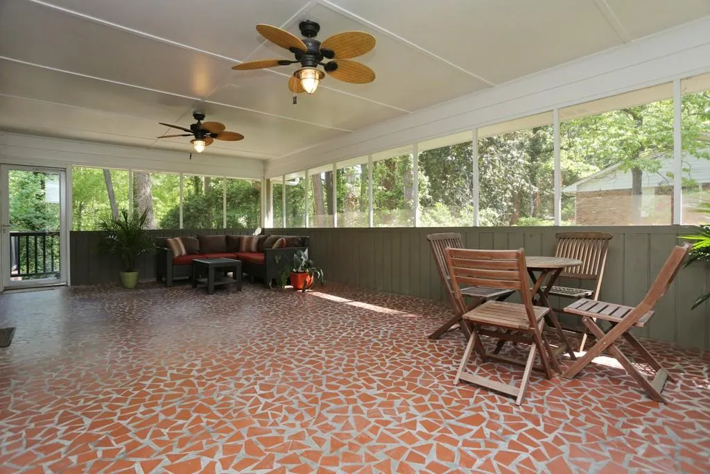 355 Amberidge Trail, Sandy Springs, Georgia 30328, 4 Bedrooms Bedrooms, ,3 BathroomsBathrooms,Residential,Sold,355 Amberidge Trail,5838657