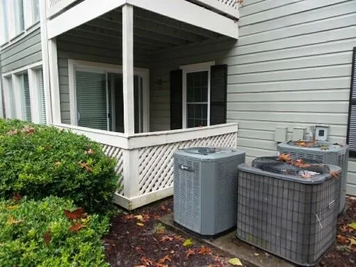 206 Natchez Trace, Atlanta, Georgia 30350, 2 Bedrooms Bedrooms, ,1 BathroomBathrooms,Residential,Sold,206 Natchez Trace,5617975