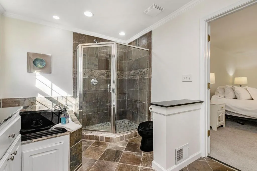 685 Spalding Drive, Sandy Springs, Georgia 30328, 5 Bedrooms Bedrooms, ,4 BathroomsBathrooms,Residential,Sold,685 Spalding Drive,7189409