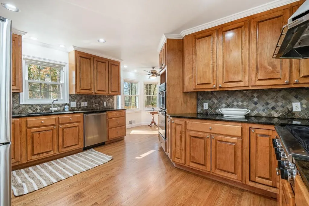 685 Spalding Drive, Sandy Springs, Georgia 30328, 5 Bedrooms Bedrooms, ,4 BathroomsBathrooms,Residential,Sold,685 Spalding Drive,7189409
