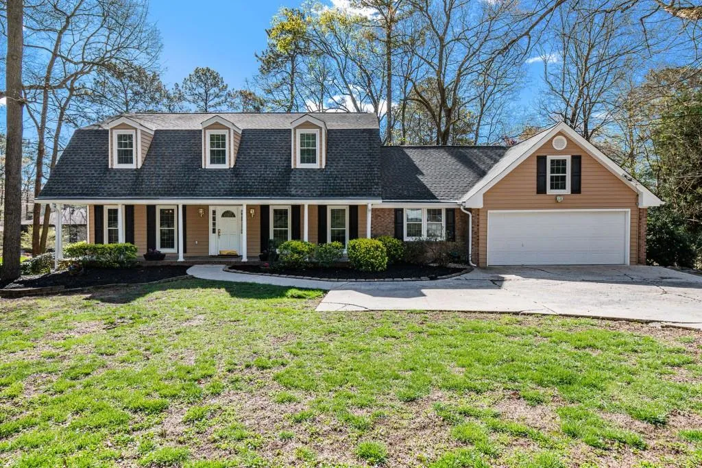 685 Spalding Drive, Sandy Springs, Georgia 30328, 5 Bedrooms Bedrooms, ,4 BathroomsBathrooms,Residential,Sold,685 Spalding Drive,7189409