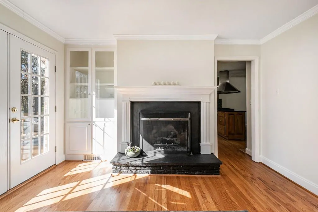 685 Spalding Drive, Sandy Springs, Georgia 30328, 5 Bedrooms Bedrooms, ,4 BathroomsBathrooms,Residential,Sold,685 Spalding Drive,7189409