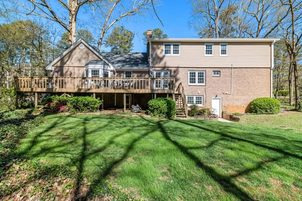 685 Spalding Drive, Sandy Springs, Georgia 30328, 5 Bedrooms Bedrooms, ,4 BathroomsBathrooms,Residential,Sold,685 Spalding Drive,7189409