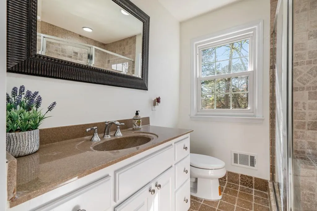 685 Spalding Drive, Sandy Springs, Georgia 30328, 5 Bedrooms Bedrooms, ,4 BathroomsBathrooms,Residential,Sold,685 Spalding Drive,7189409