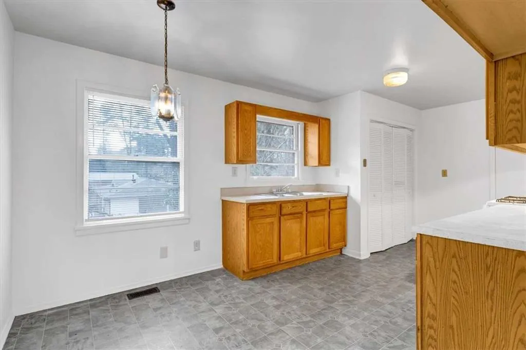 3272 Kingston Road Nw, Atlanta, Georgia 30318, 3 Bedrooms Bedrooms, 0 ,1 BathroomBathrooms,Residential,Sold,3272 Kingston Road Nw,7734101