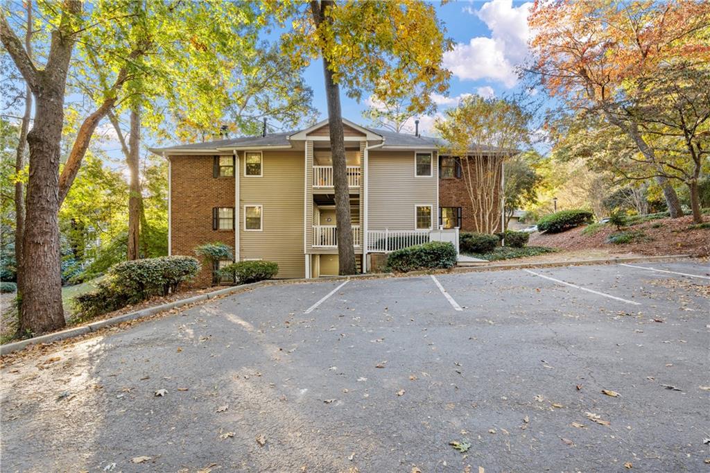 304 Barrington Hills Drive, Sandy Springs, Georgia 30350, 2 Bedrooms Bedrooms, ,2 BathroomsBathrooms,Residential,Sold,304 Barrington Hills Drive,7297991