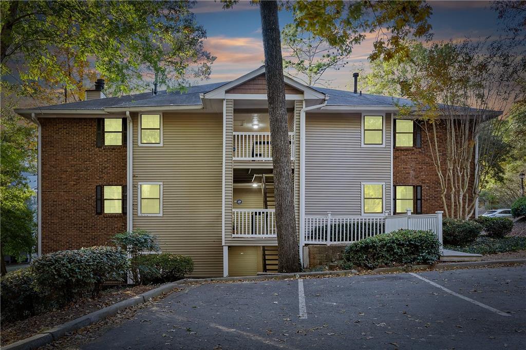 304 Barrington Hills Drive, Sandy Springs, Georgia 30350, 2 Bedrooms Bedrooms, ,2 BathroomsBathrooms,Residential,Sold,304 Barrington Hills Drive,7297991