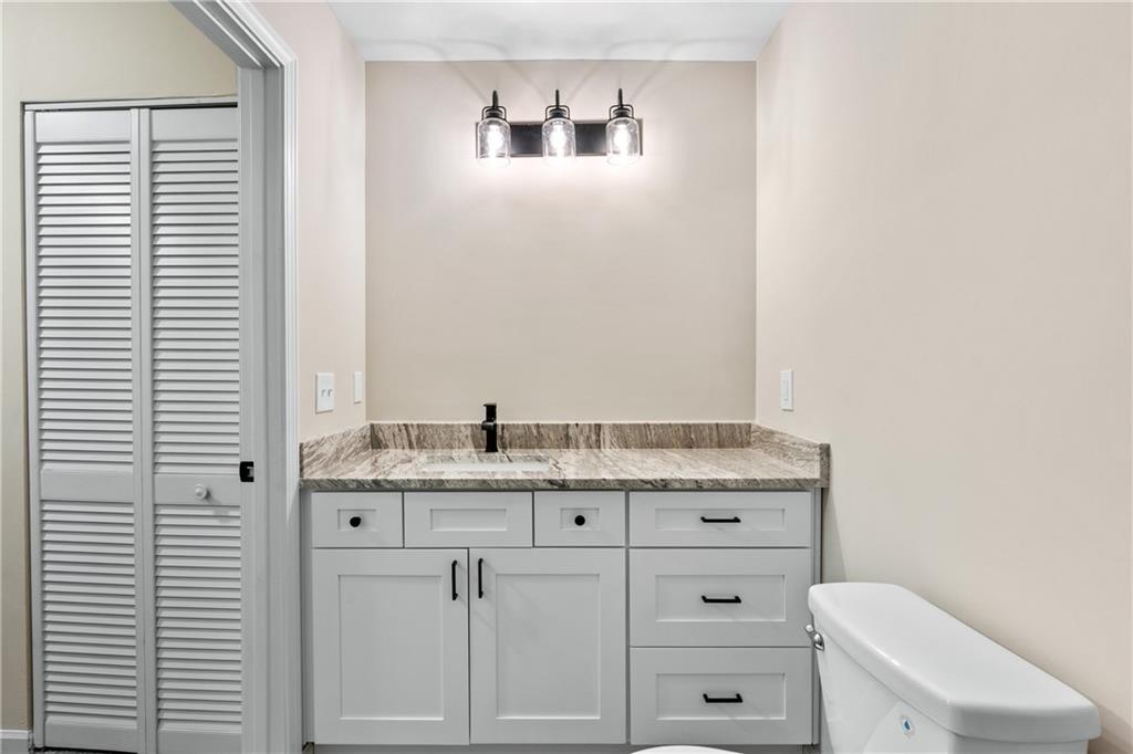 304 Barrington Hills Drive, Sandy Springs, Georgia 30350, 2 Bedrooms Bedrooms, ,2 BathroomsBathrooms,Residential,Sold,304 Barrington Hills Drive,7297991