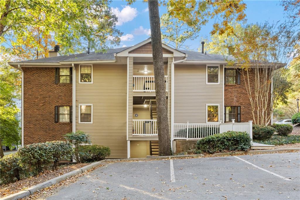 304 Barrington Hills Drive, Sandy Springs, Georgia 30350, 2 Bedrooms Bedrooms, ,2 BathroomsBathrooms,Residential,Sold,304 Barrington Hills Drive,7297991