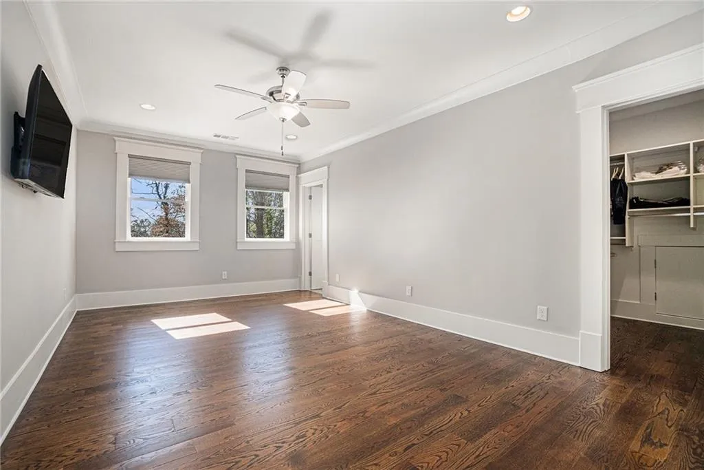 1005 W Kingston Drive, Atlanta, Georgia 30342, 5 Bedrooms Bedrooms, ,5 BathroomsBathrooms,Residential,Sold,1005 W Kingston Drive,7526933