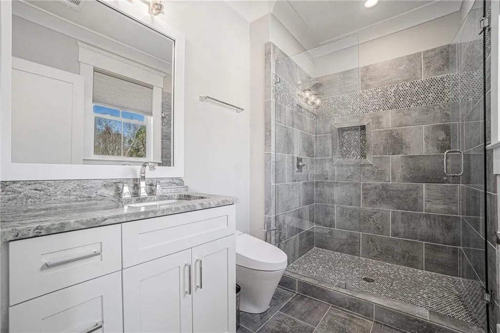 1005 W Kingston Drive, Atlanta, Georgia 30342, 5 Bedrooms Bedrooms, ,5 BathroomsBathrooms,Residential,Sold,1005 W Kingston Drive,7526933