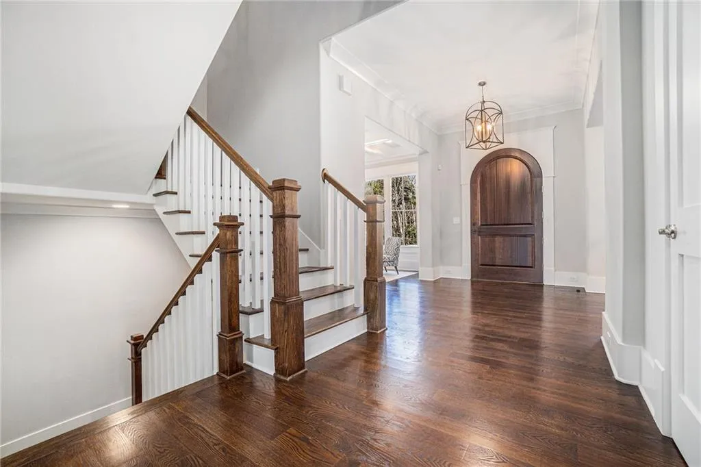 1005 W Kingston Drive, Atlanta, Georgia 30342, 5 Bedrooms Bedrooms, ,5 BathroomsBathrooms,Residential,Sold,1005 W Kingston Drive,7526933