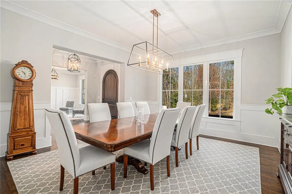 1005 W Kingston Drive, Atlanta, Georgia 30342, 5 Bedrooms Bedrooms, ,5 BathroomsBathrooms,Residential,Sold,1005 W Kingston Drive,7526933