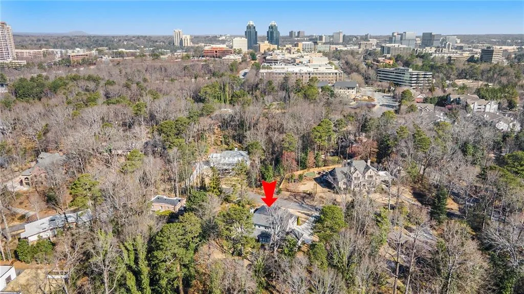 1005 W Kingston Drive, Atlanta, Georgia 30342, 5 Bedrooms Bedrooms, ,5 BathroomsBathrooms,Residential,Sold,1005 W Kingston Drive,7526933