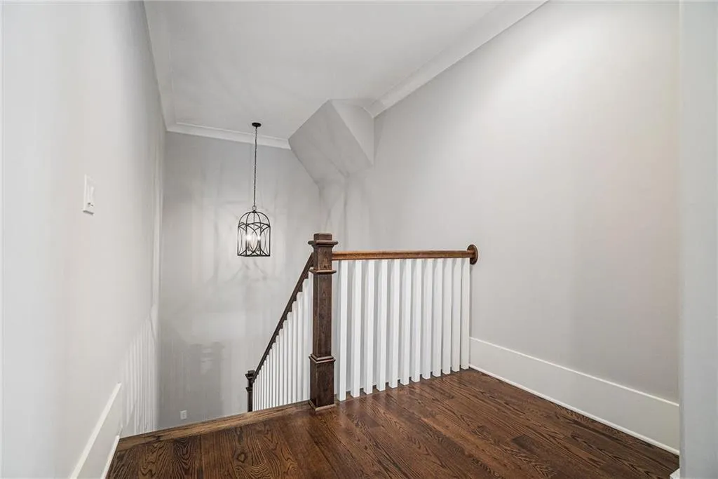 1005 W Kingston Drive, Atlanta, Georgia 30342, 5 Bedrooms Bedrooms, ,5 BathroomsBathrooms,Residential,Sold,1005 W Kingston Drive,7526933