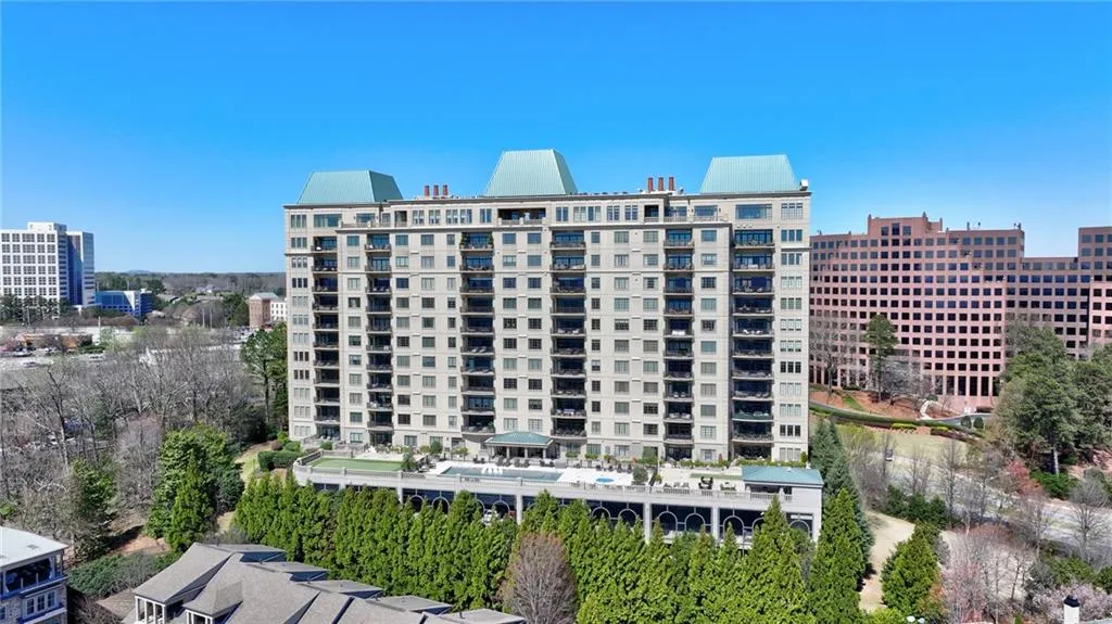 2700 Paces Ferry Road Se Unit 202, Atlanta, Georgia 30339, 2 Bedrooms Bedrooms, ,2 BathroomsBathrooms,Residential,For Sale,2700 Paces Ferry Road Se Unit 202,7632043
