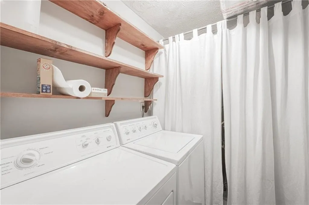 1606 Woodcliff Drive, Atlanta, Georgia 30350, 2 Bedrooms Bedrooms, ,2 BathroomsBathrooms,Residential,Sold,1606 Woodcliff Drive,7222195