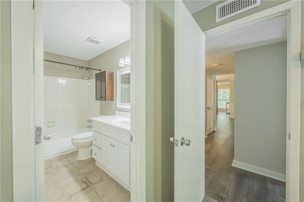 1606 Woodcliff Drive, Atlanta, Georgia 30350, 2 Bedrooms Bedrooms, ,2 BathroomsBathrooms,Residential,Sold,1606 Woodcliff Drive,7222195