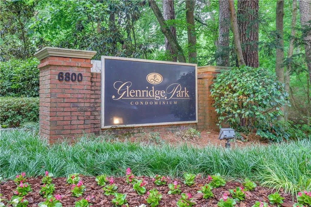 6814 Glenridge Drive Unit A, Sandy Springs, Georgia 30328, 2 Bedrooms Bedrooms, ,2 BathroomsBathrooms,Residential,Sold,6814 Glenridge Drive Unit A,7062884