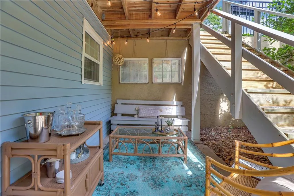 6814 Glenridge Drive Unit A, Sandy Springs, Georgia 30328, 2 Bedrooms Bedrooms, ,2 BathroomsBathrooms,Residential,Sold,6814 Glenridge Drive Unit A,7062884