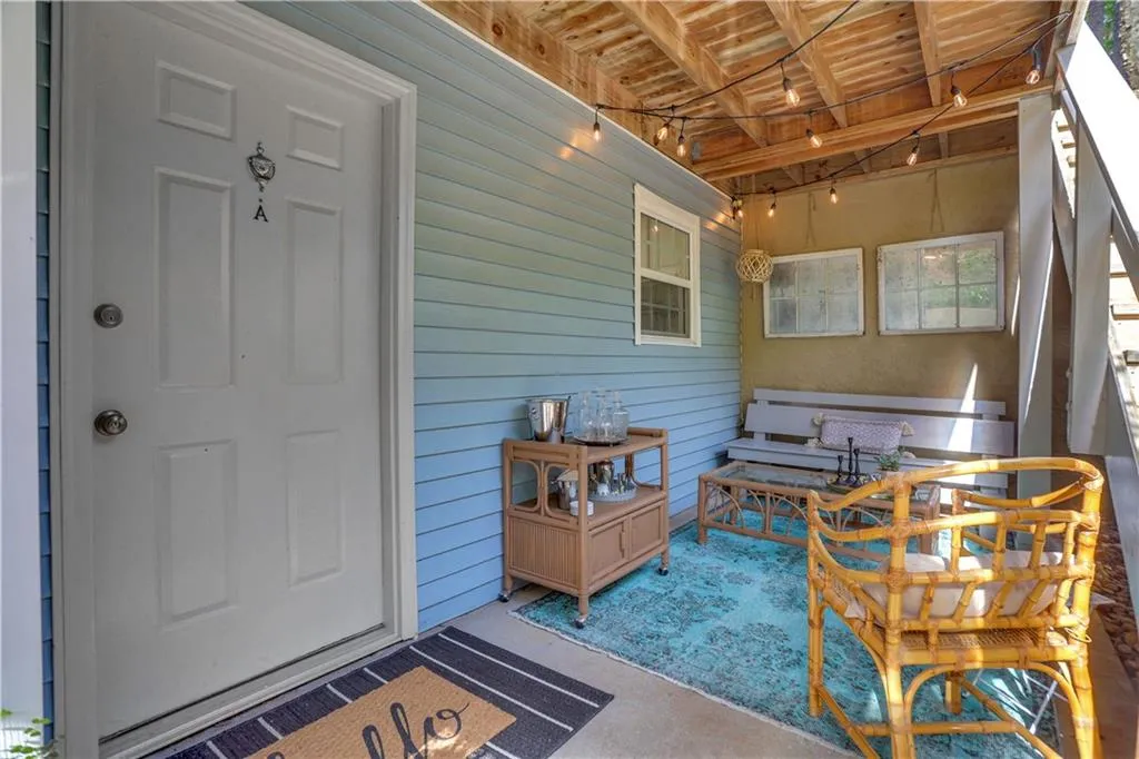 6814 Glenridge Drive Unit A, Sandy Springs, Georgia 30328, 2 Bedrooms Bedrooms, ,2 BathroomsBathrooms,Residential,Sold,6814 Glenridge Drive Unit A,7062884