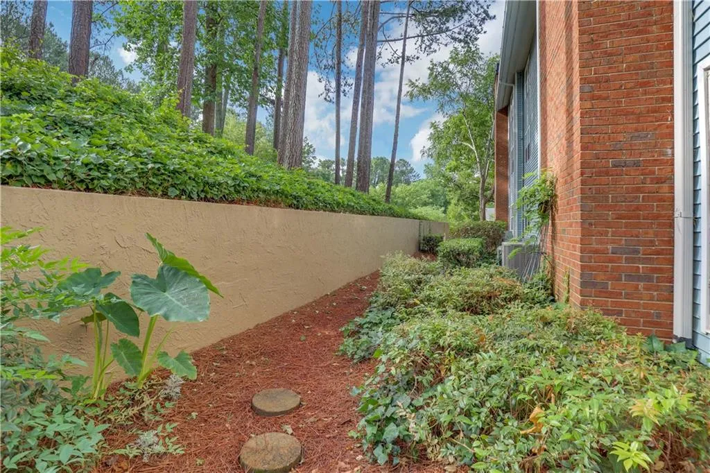 6814 Glenridge Drive Unit A, Sandy Springs, Georgia 30328, 2 Bedrooms Bedrooms, ,2 BathroomsBathrooms,Residential,Sold,6814 Glenridge Drive Unit A,7062884