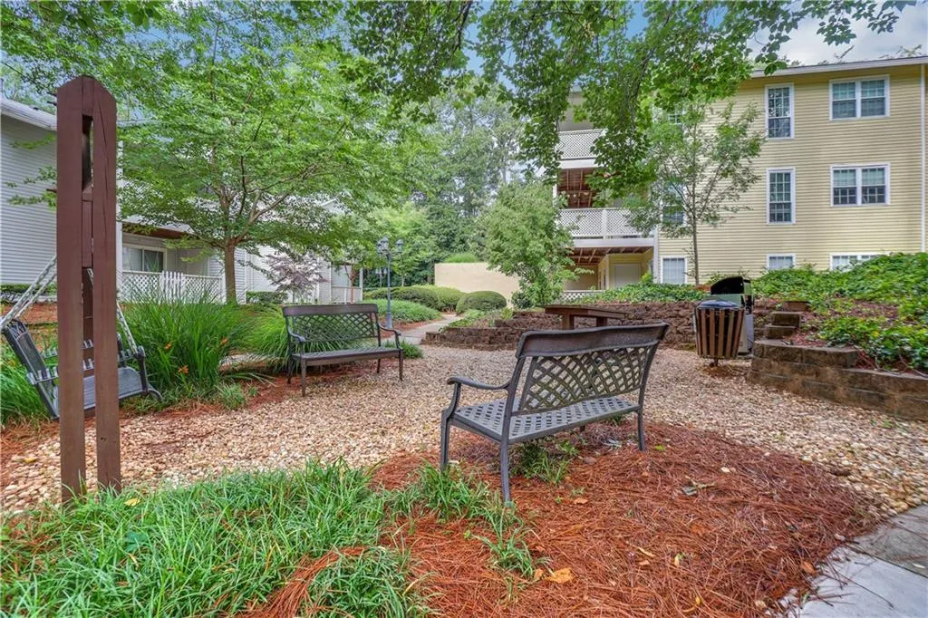6814 Glenridge Drive Unit A, Sandy Springs, Georgia 30328, 2 Bedrooms Bedrooms, ,2 BathroomsBathrooms,Residential,Sold,6814 Glenridge Drive Unit A,7062884