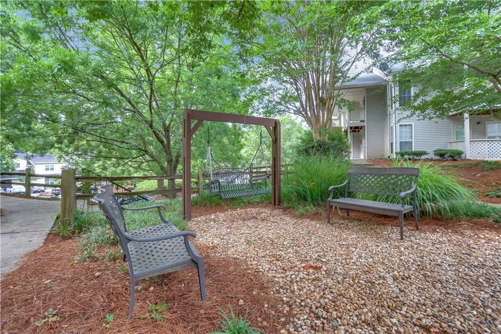 6814 Glenridge Drive Unit A, Sandy Springs, Georgia 30328, 2 Bedrooms Bedrooms, ,2 BathroomsBathrooms,Residential,Sold,6814 Glenridge Drive Unit A,7062884