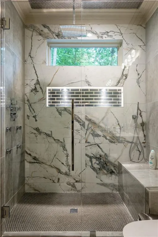 Guest Bathroom 2