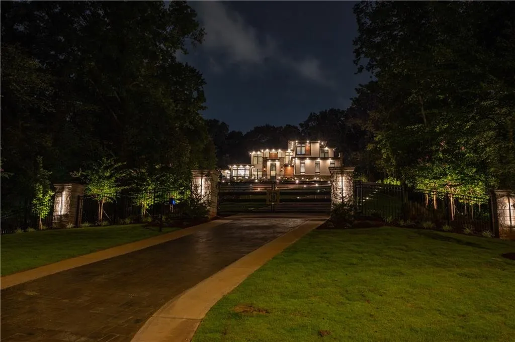 1090 Kingston Drive, Sandy Springs, Georgia 30342, 6 Bedrooms Bedrooms, 0 ,6 BathroomsBathrooms,Residential,For Sale,1090 Kingston Drive,7827666
