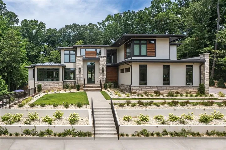 1090 Kingston Drive, Sandy Springs, Georgia 30342