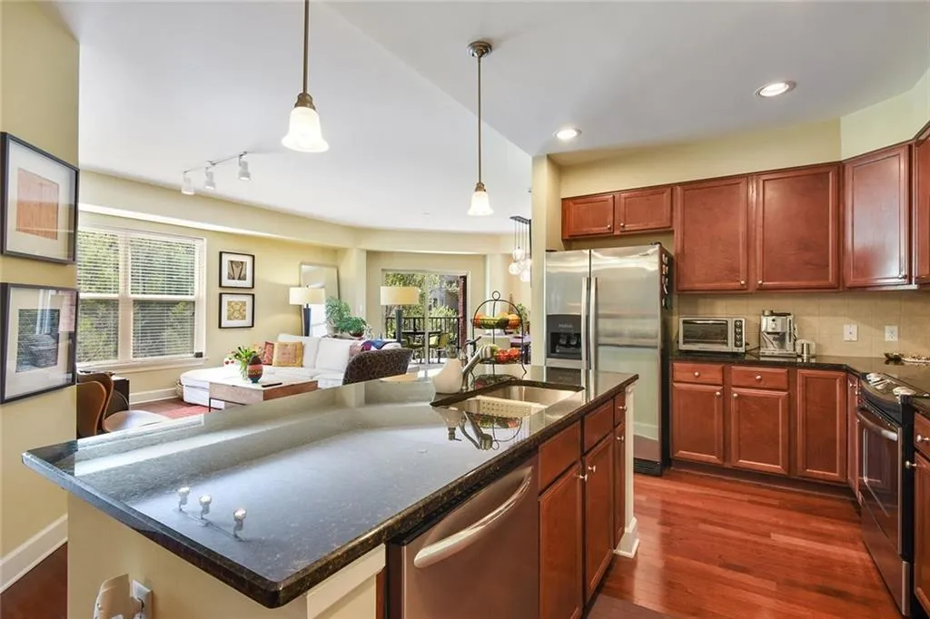 200 River Vista Drive Unit 423, Atlanta, Georgia 30339, 2 Bedrooms Bedrooms, ,2 BathroomsBathrooms,Residential,Sold,200 River Vista Drive Unit 423,5826148