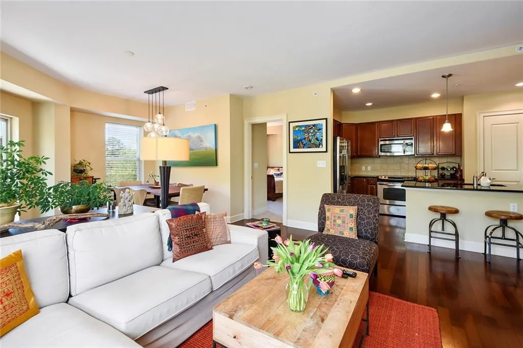 200 River Vista Drive Unit 423, Atlanta, Georgia 30339, 2 Bedrooms Bedrooms, ,2 BathroomsBathrooms,Residential,Sold,200 River Vista Drive Unit 423,5826148