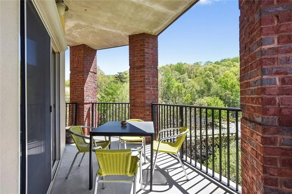 200 River Vista Drive Unit 423, Atlanta, Georgia 30339, 2 Bedrooms Bedrooms, ,2 BathroomsBathrooms,Residential,Sold,200 River Vista Drive Unit 423,5826148
